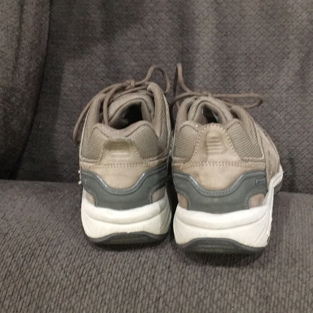 WATERPROOF New Balance Goretex shoes women 9 - Picture 6 of 15